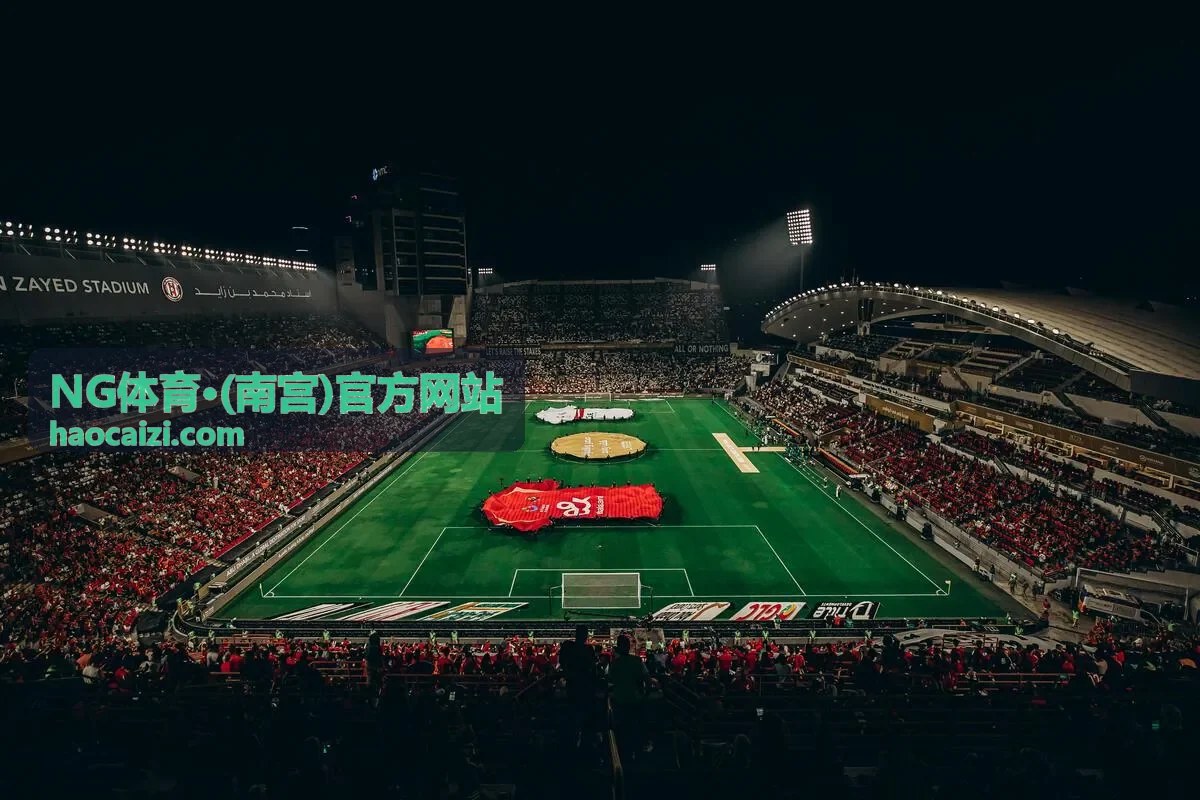 NG体育·(南宫)官方网站 运动康复理疗师正在指导放松动作